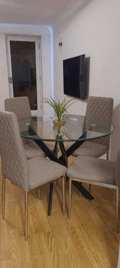 Lovely 2 Bedroom Flat With Free Parking New Southgate Exteriér fotografie